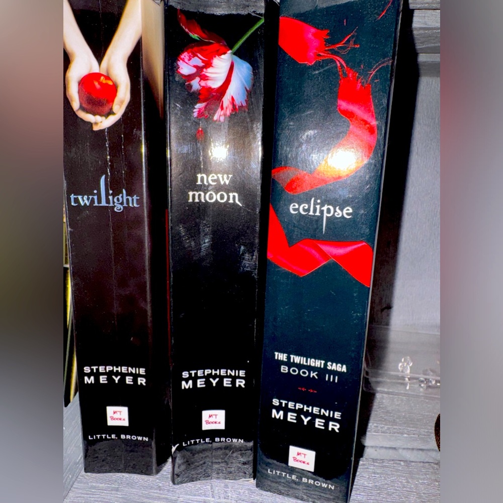 Twilight saga books